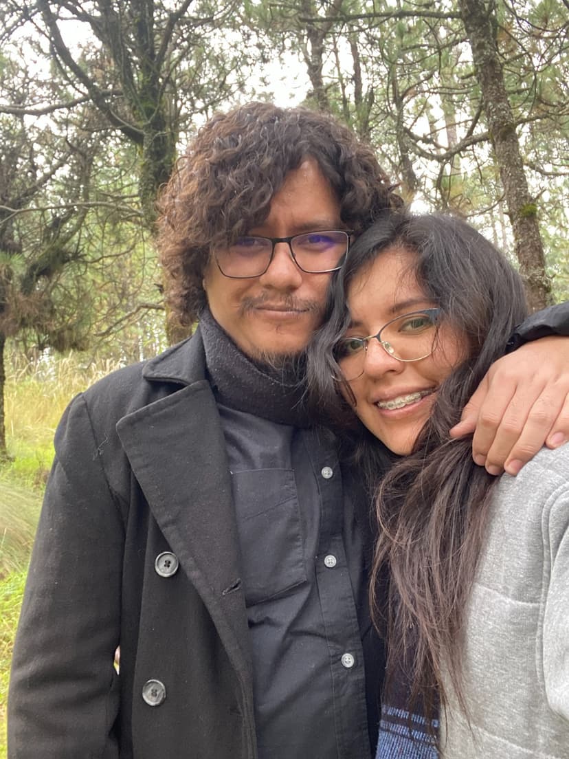¡Nuestro primer viaje juntos! <br/>
En una forma indeleblemente promisoria, nuestro primer viaje fue a las faldas de un volcán
activo, latiente, lleno de vida, como nuestras promesas mutuas.